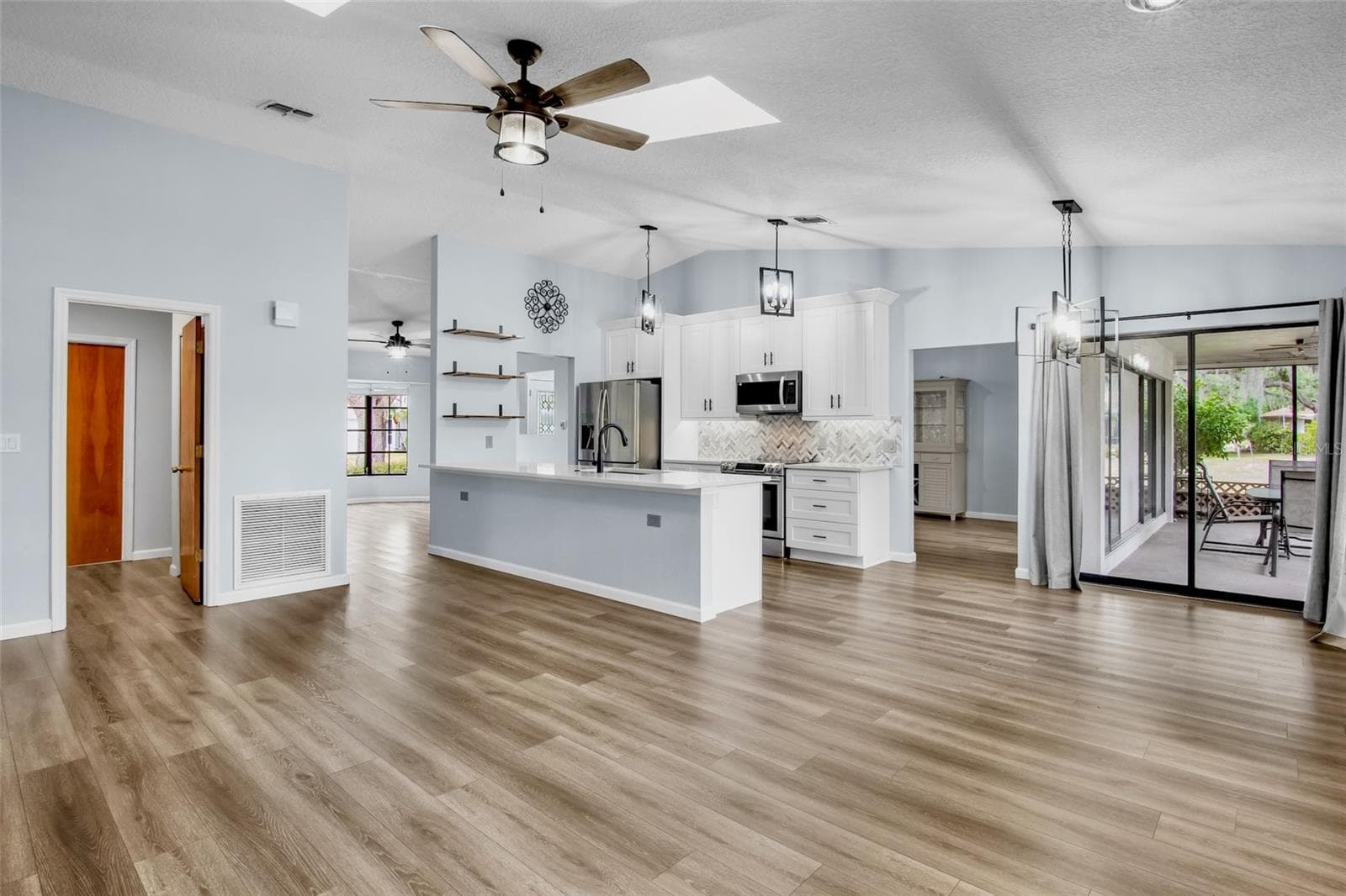 2529 Rustic Oak CT CT photo 3