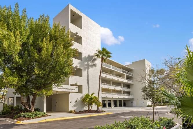 250 Sands Point Rd #5203