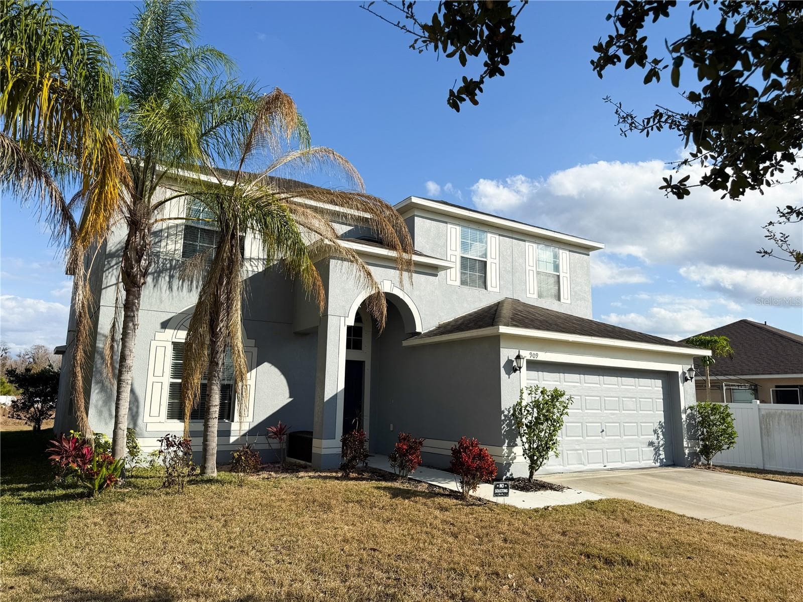 909 Meadow Glade Dr
