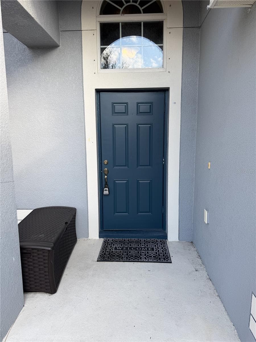 909 Meadow Glade Dr photo 3