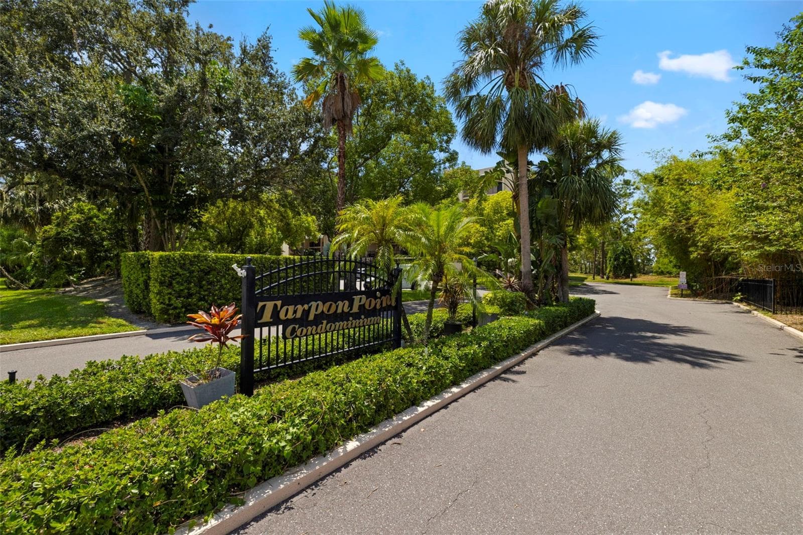 402 Tarpon Pt photo 5