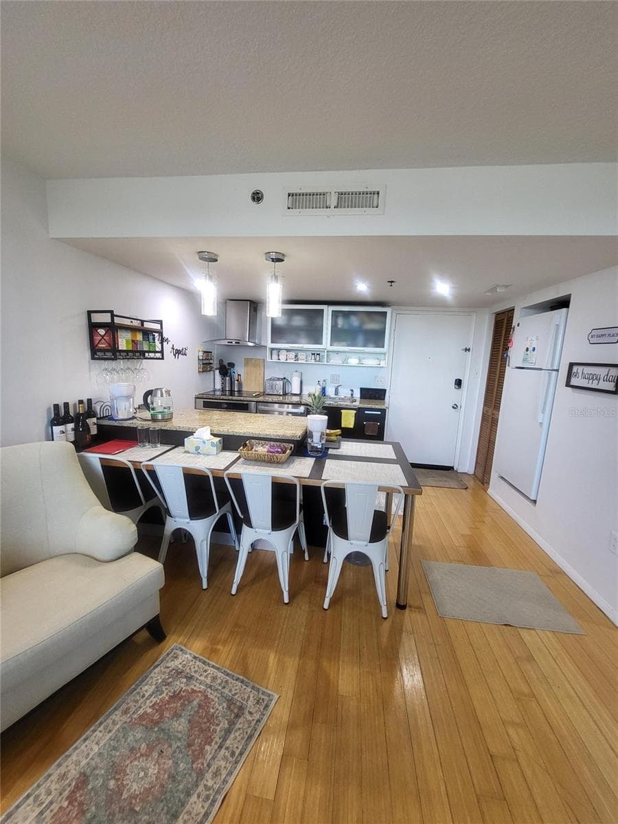 701 S Madison Ave #414 photo 4