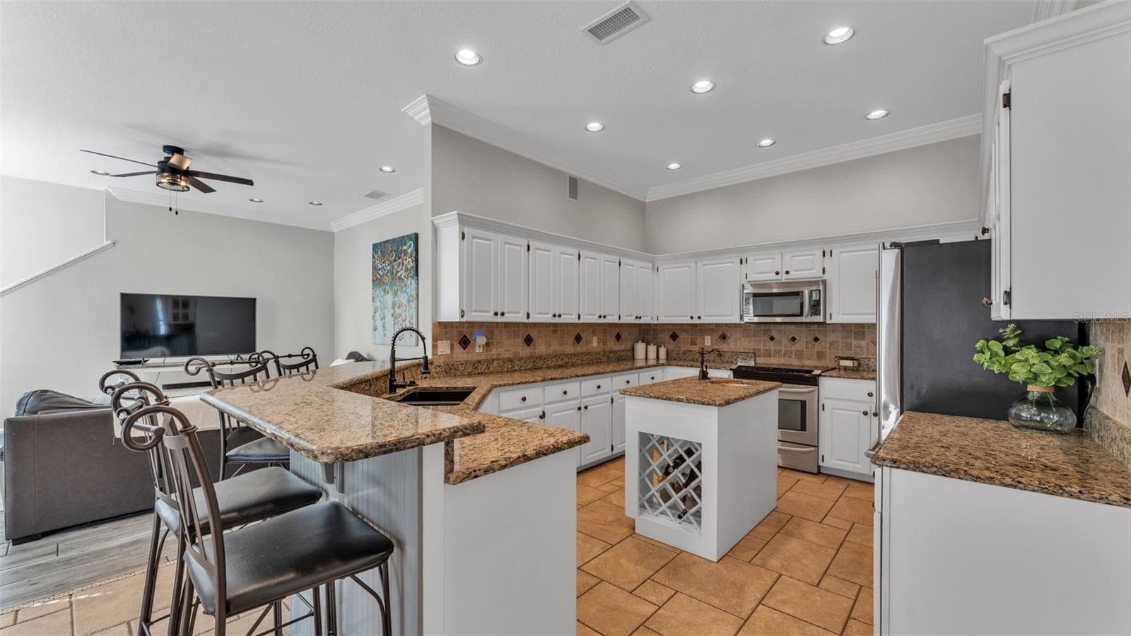 2409 Jenna Ln photo 5