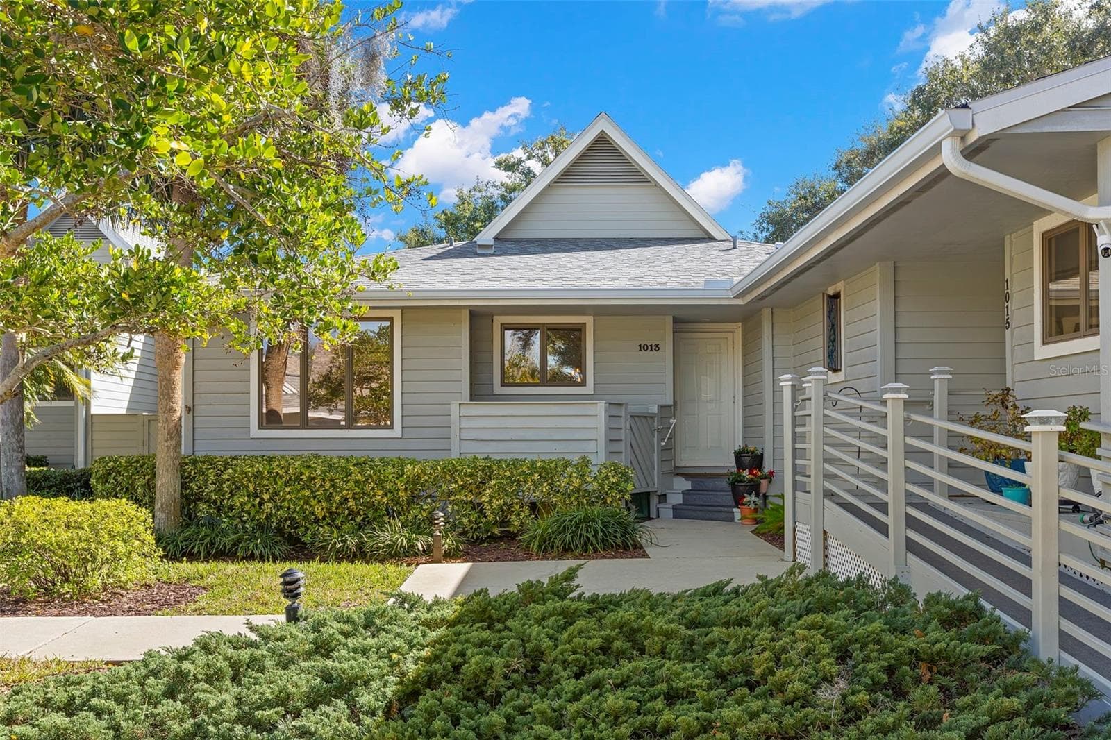 1013 Caravel CT