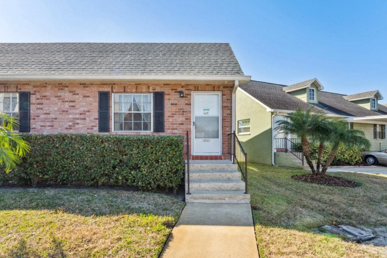 6710 Hickorywood Ln #1B photo 4