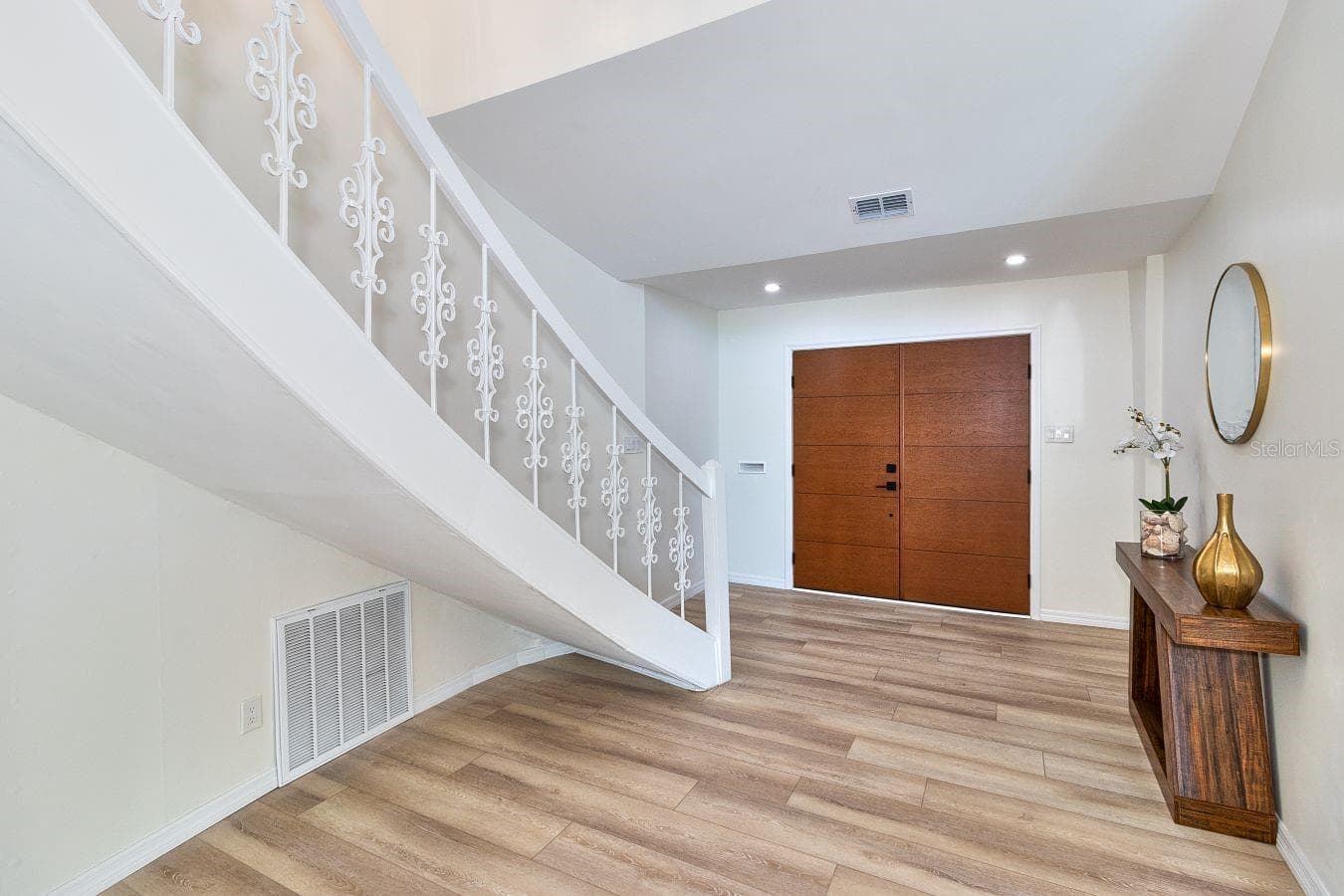 451 Palm Is NE photo 5