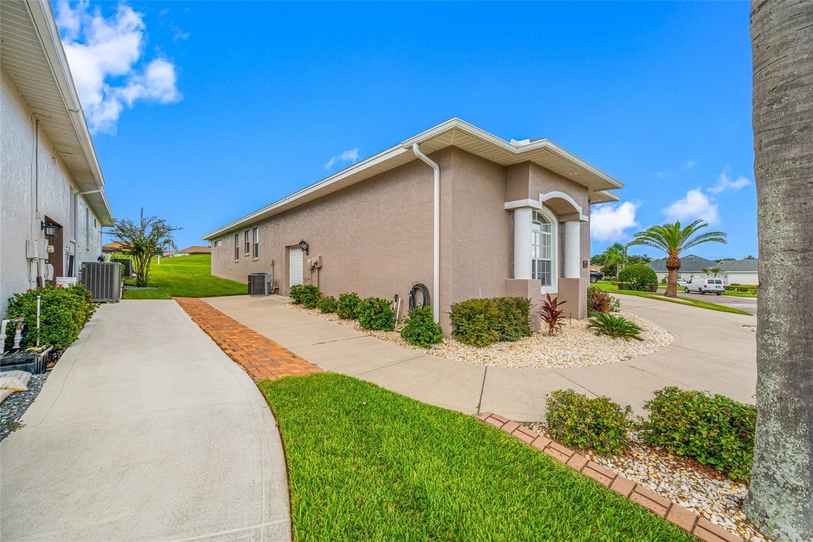 6750 Huntington Hills Blvd photo 3