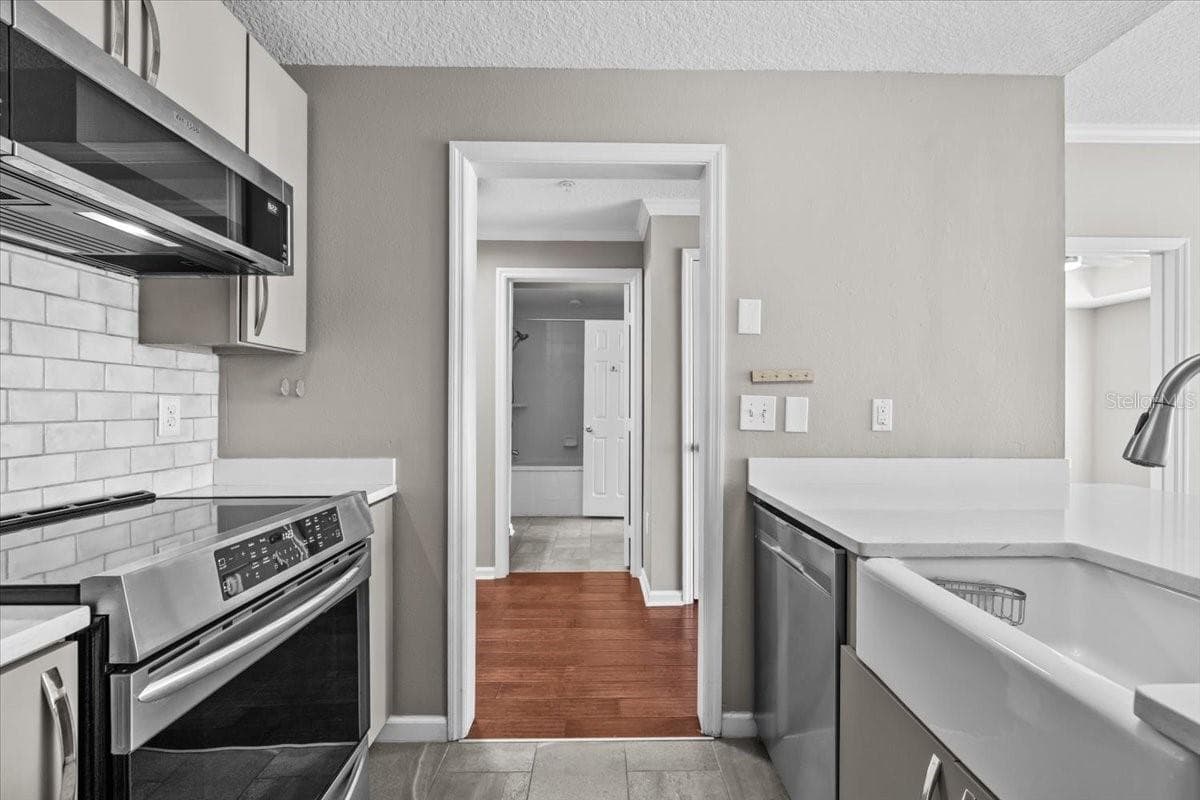 800 S Dakota Ave #206 photo 5
