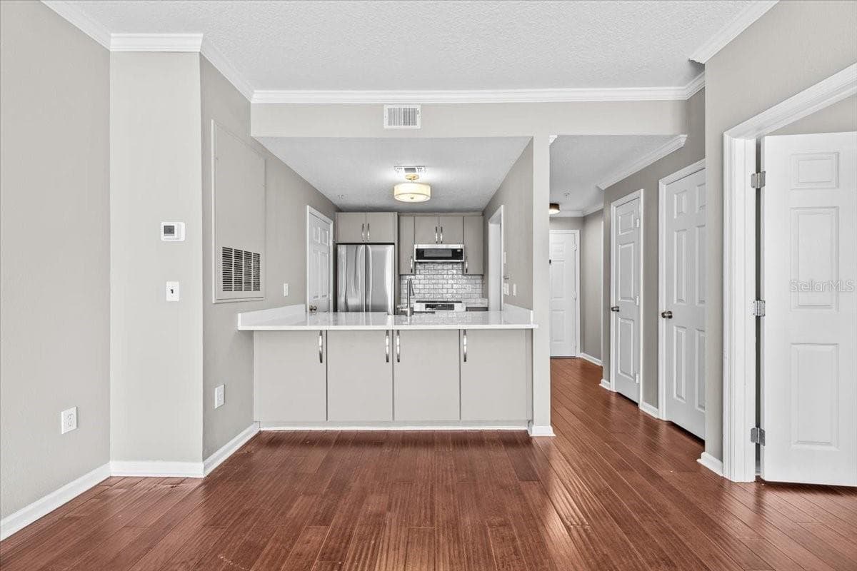 800 S Dakota Ave #206 photo 4