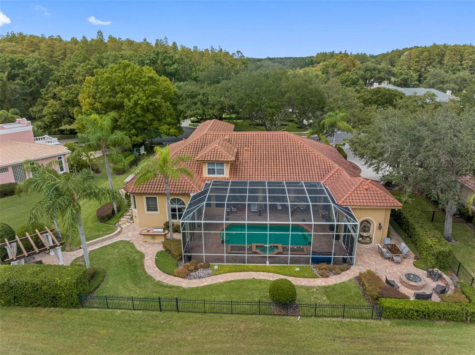 531 Isleworth Close photo 3