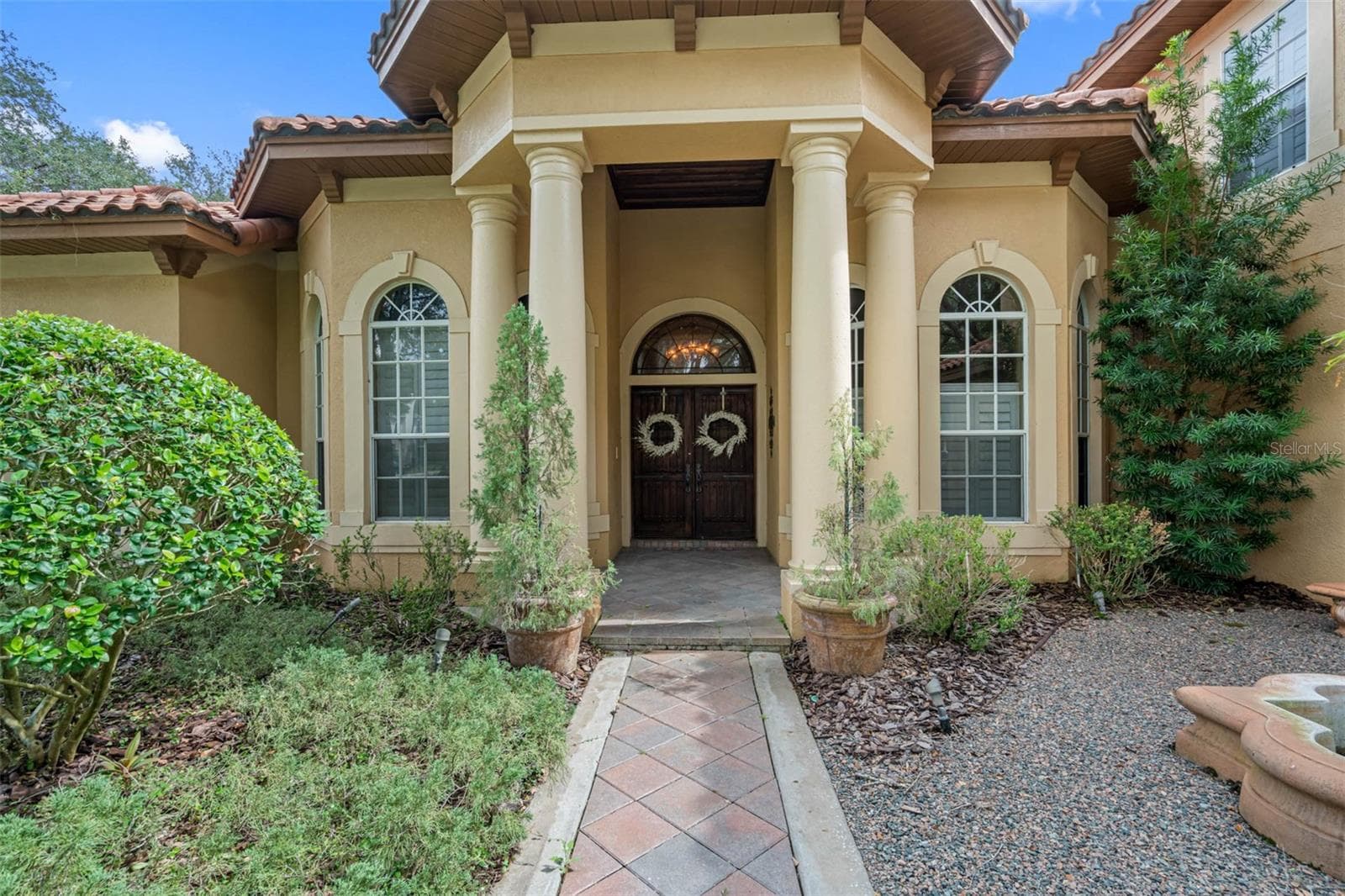 531 Isleworth Close photo 5
