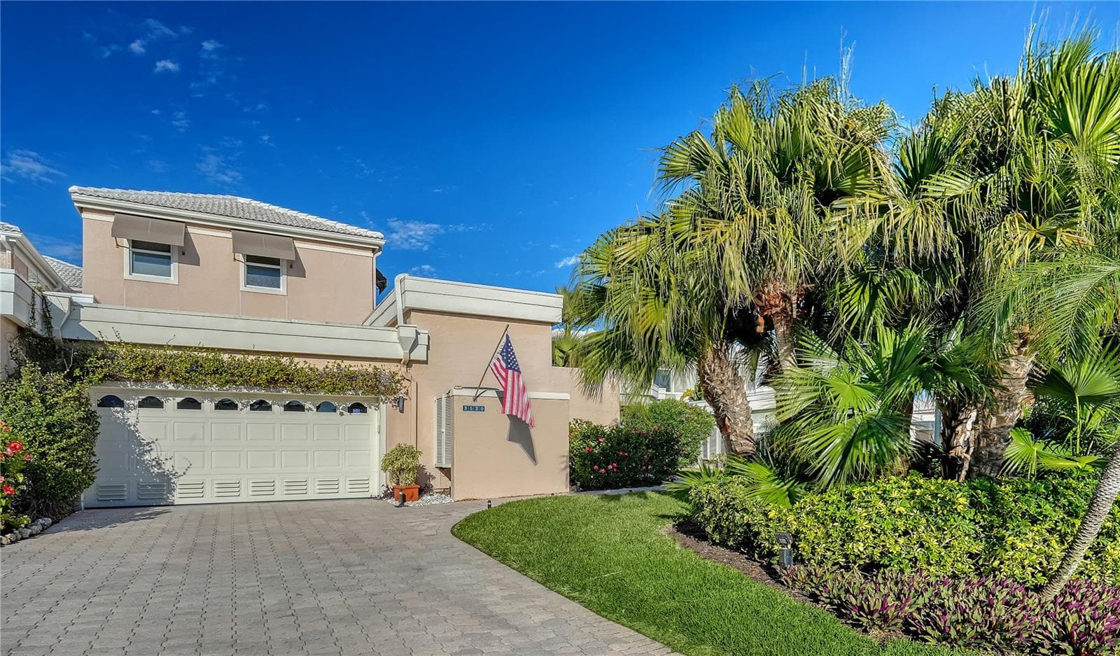 3530 Mistletoe Ln