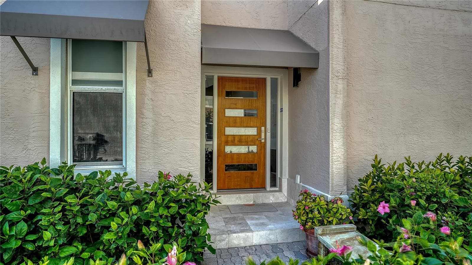 3530 Mistletoe Ln photo 3