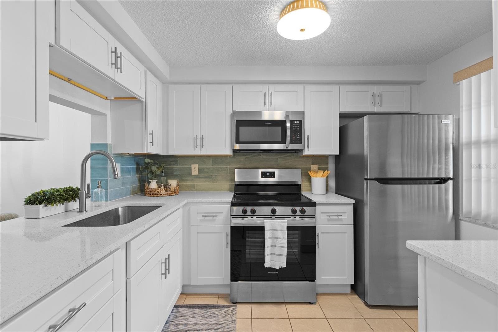 4409 Summersun Dr photo 3