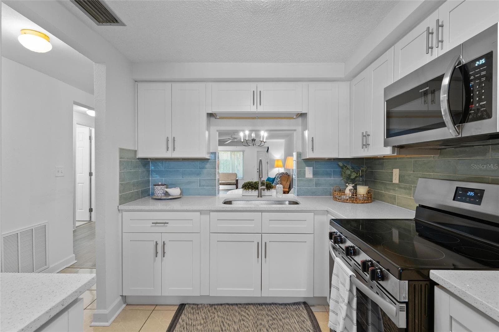 4409 Summersun Dr photo 5