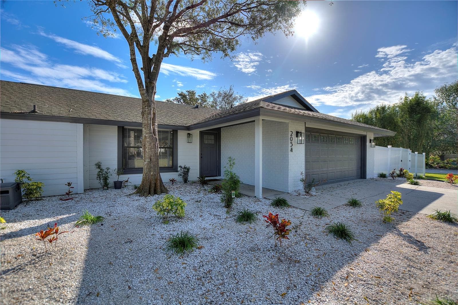 2054 Racimo Dr photo 4