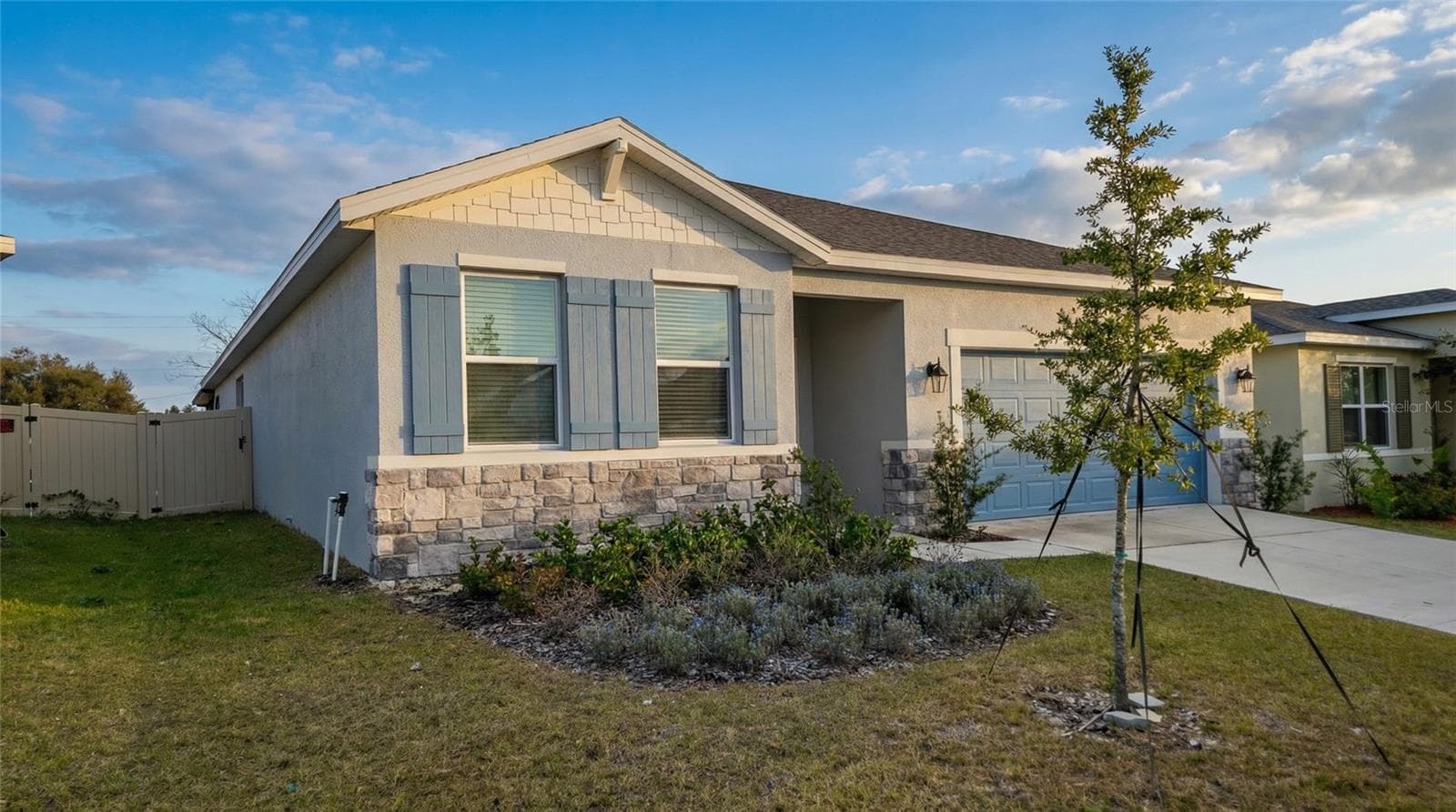 693 Crown Rose Dr photo 3