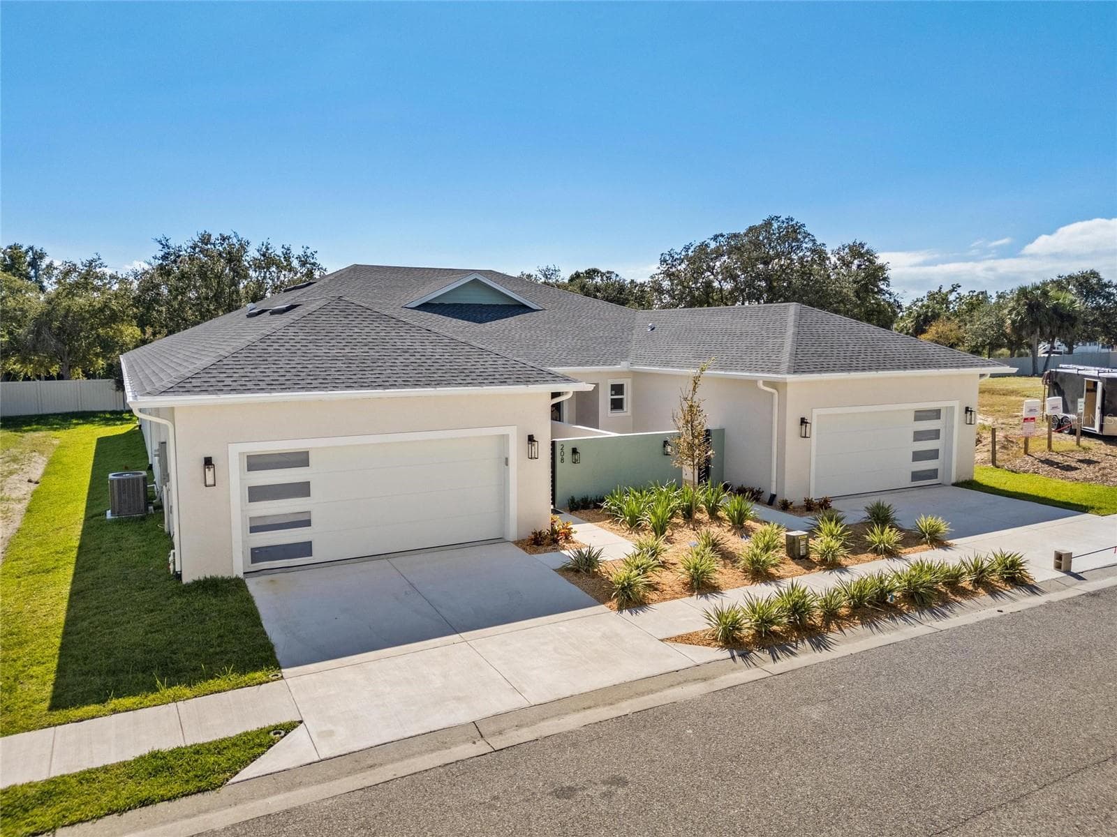 199 E Live Oak St