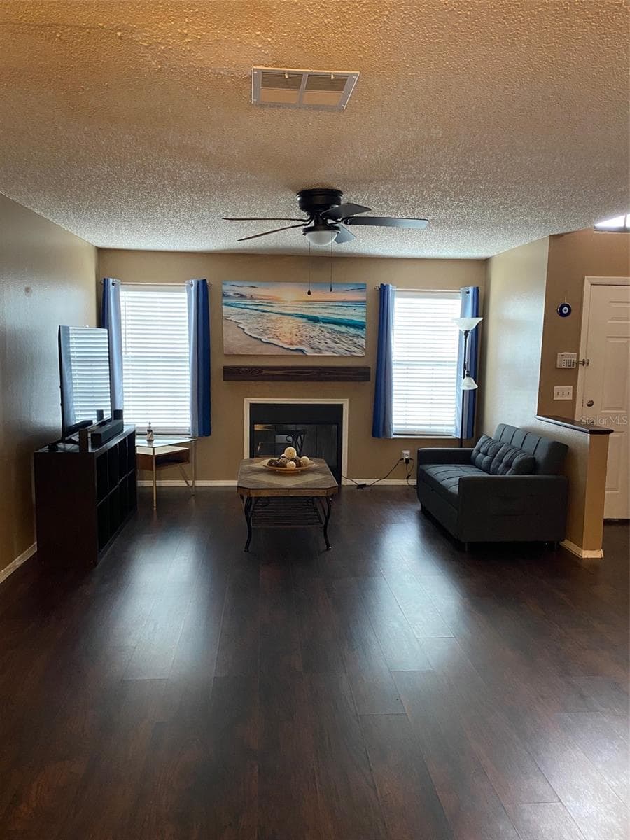 12522 Castle Hill Dr photo 3