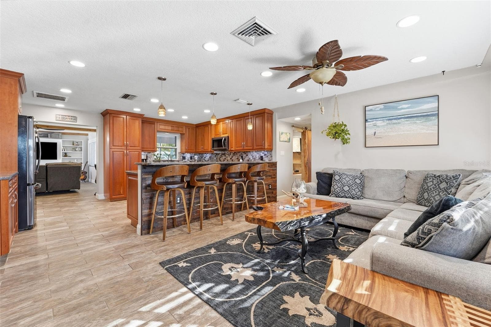 3595 Floral Dr photo 3