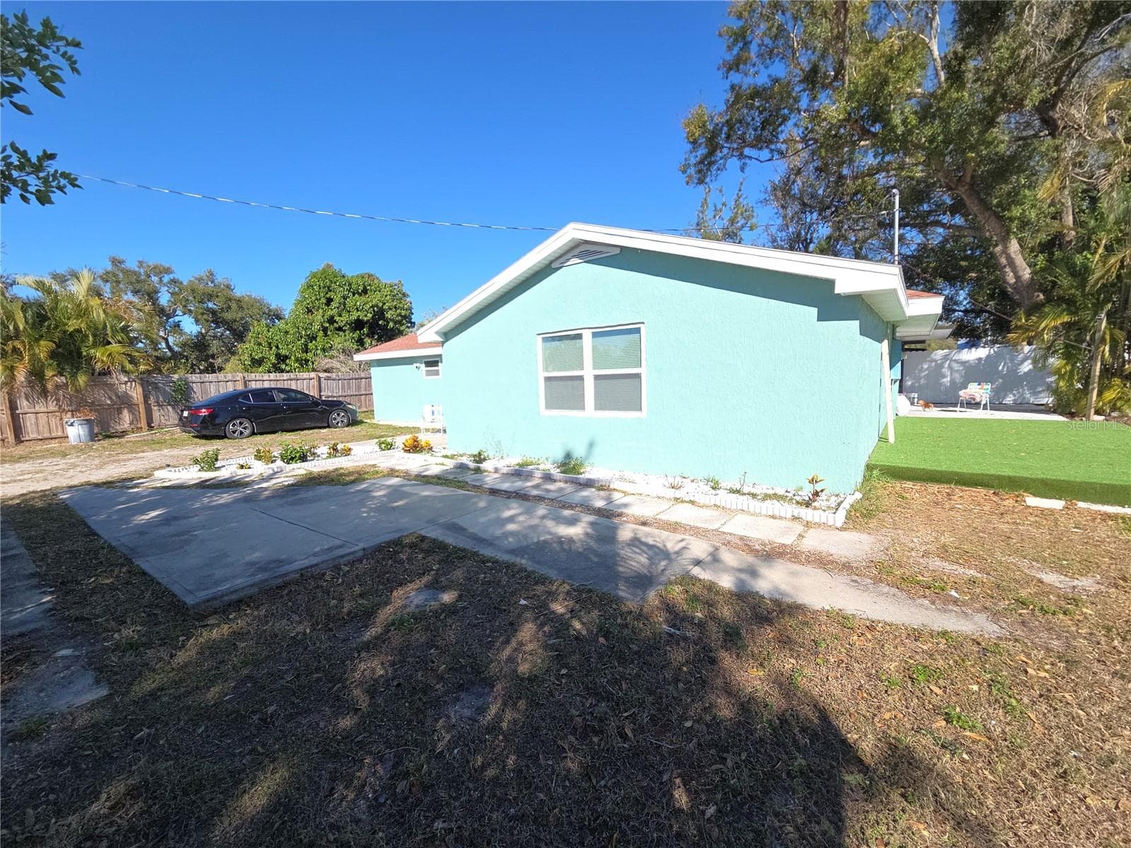 2839 Olympic St photo 4