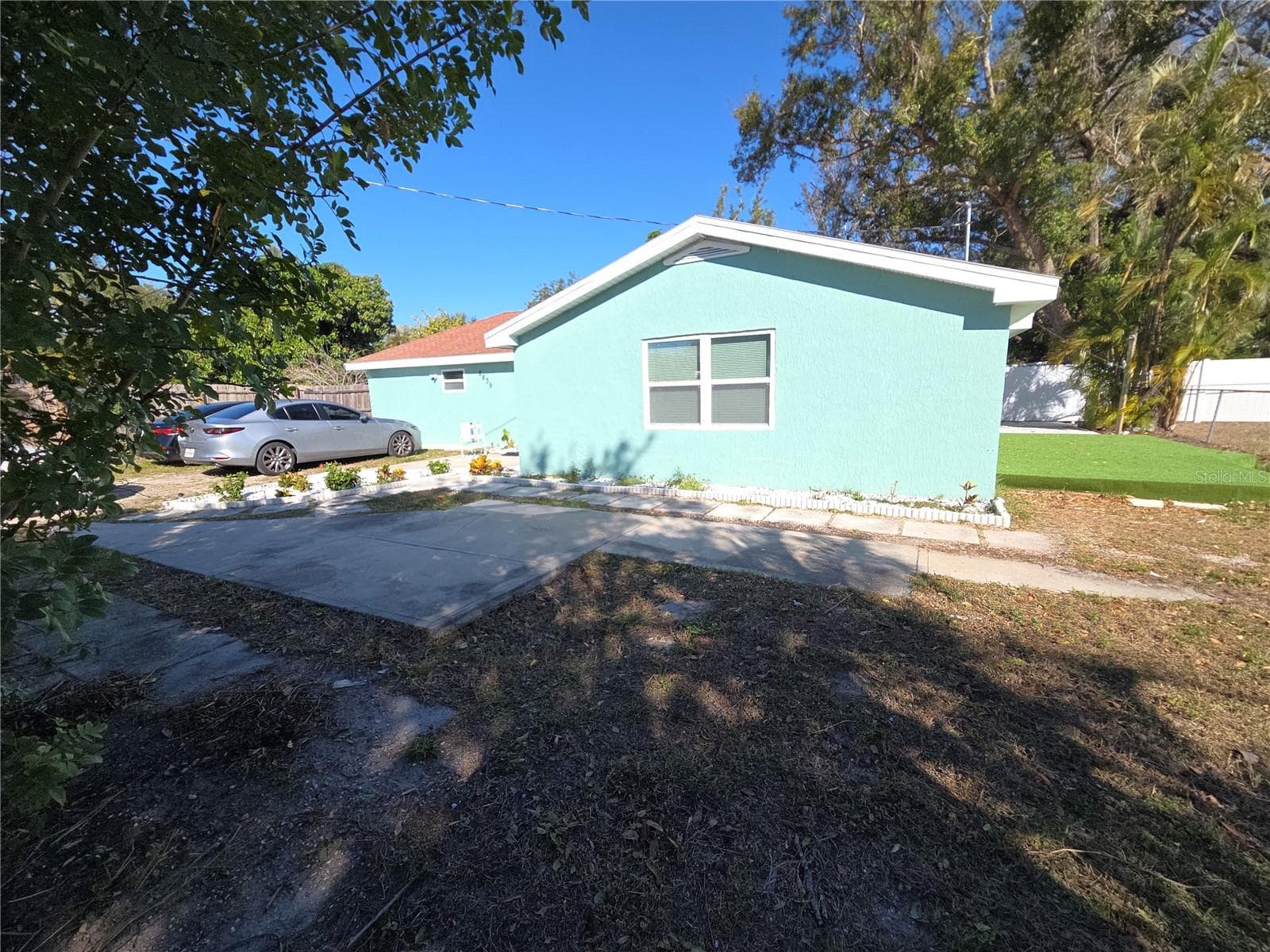 2839 Olympic St photo 5