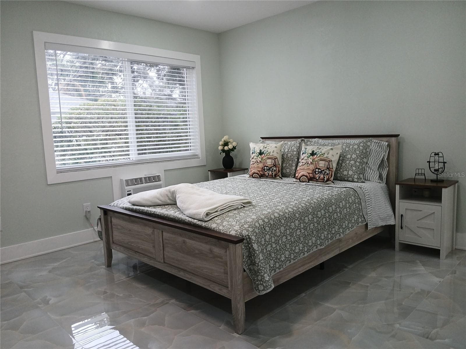 4129 Dolphin Dr #1 photo 3