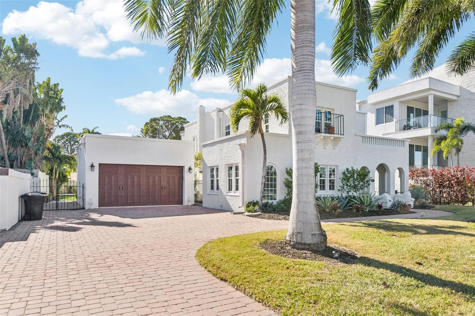 104 Palmera Blvd NE photo 4