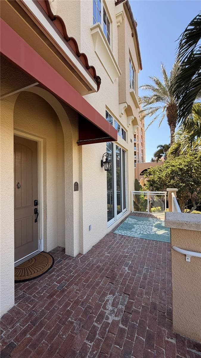 525 Mandalay Ave #11 photo 4