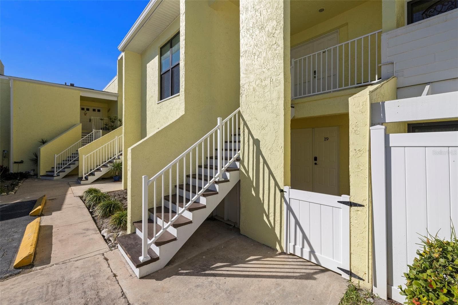 1 Windrush Blvd #19