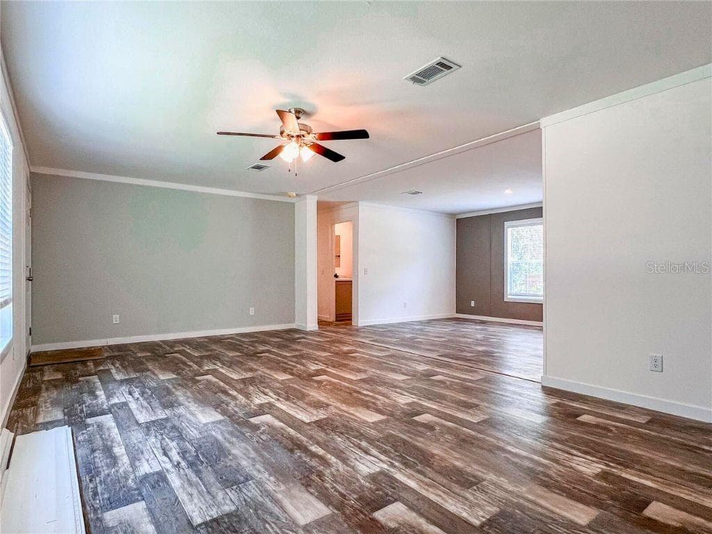 16108 Gupton St photo 3