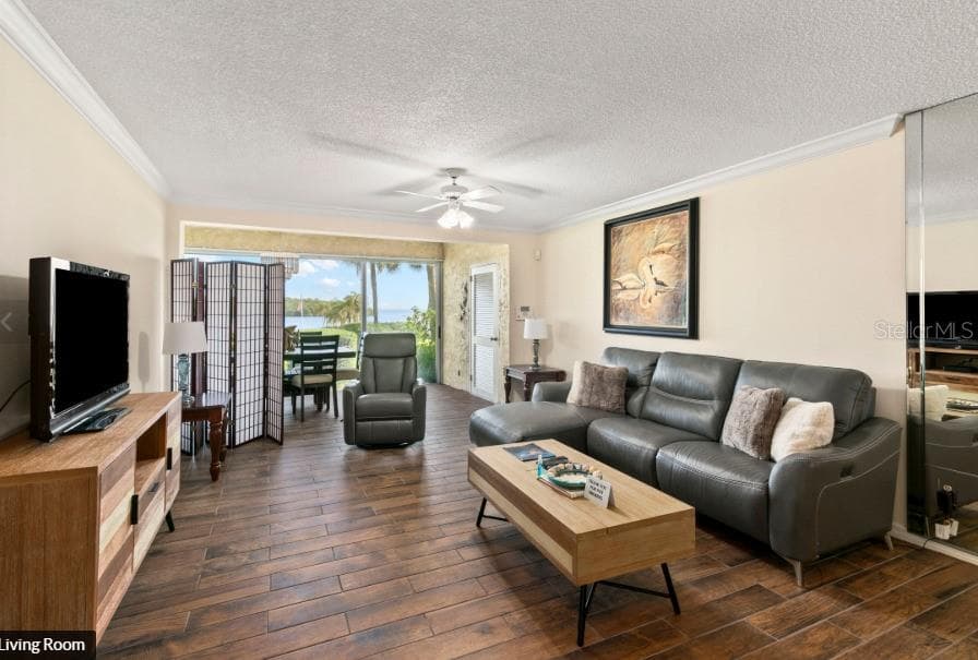 605 Sutton Pl #102