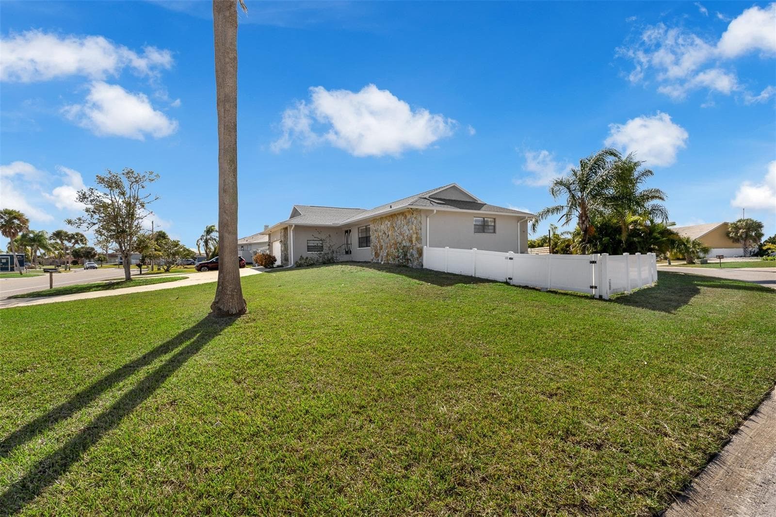 3848 Topsail Trl photo 3
