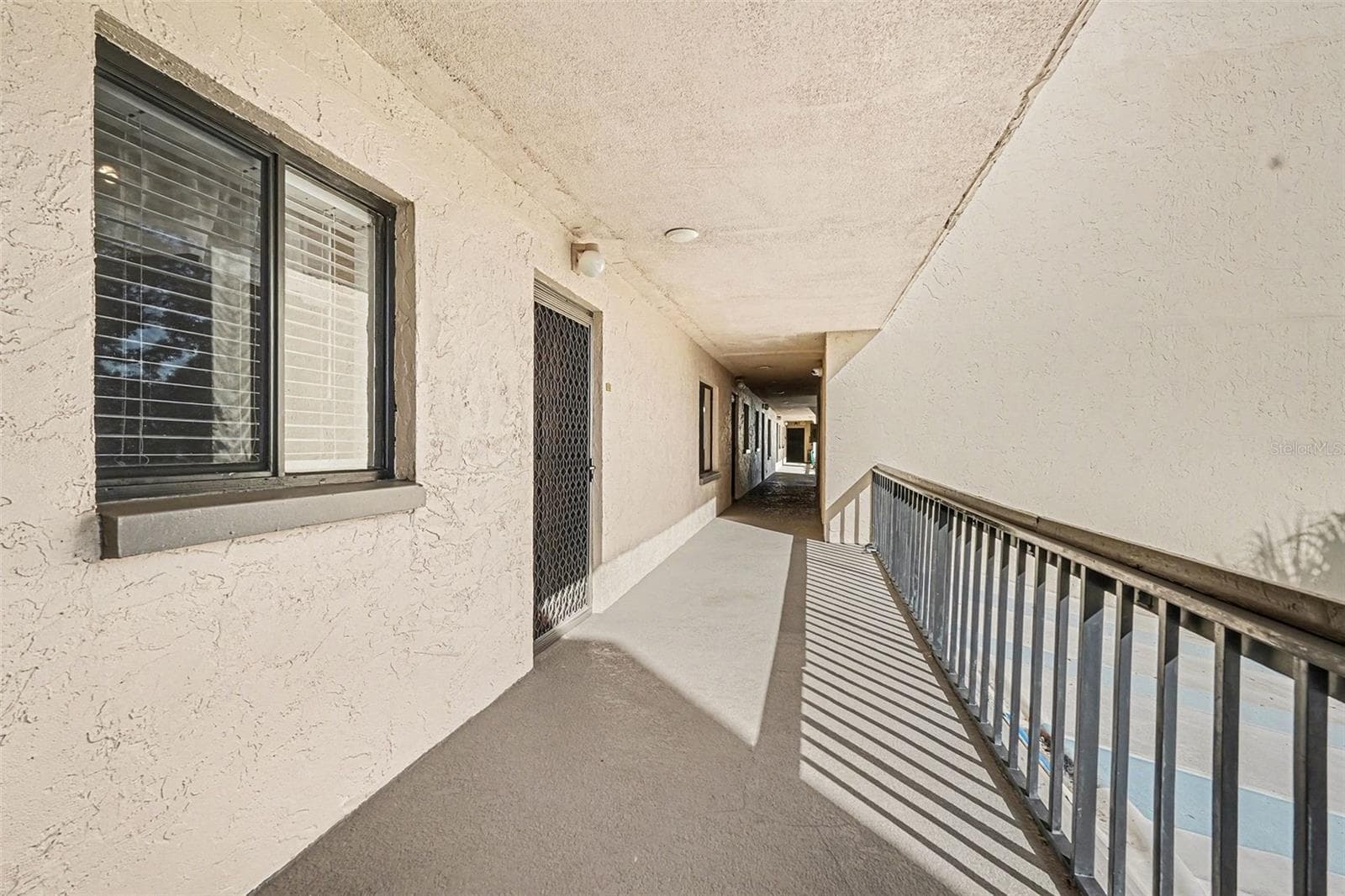 303 Tarpon Pt photo 3