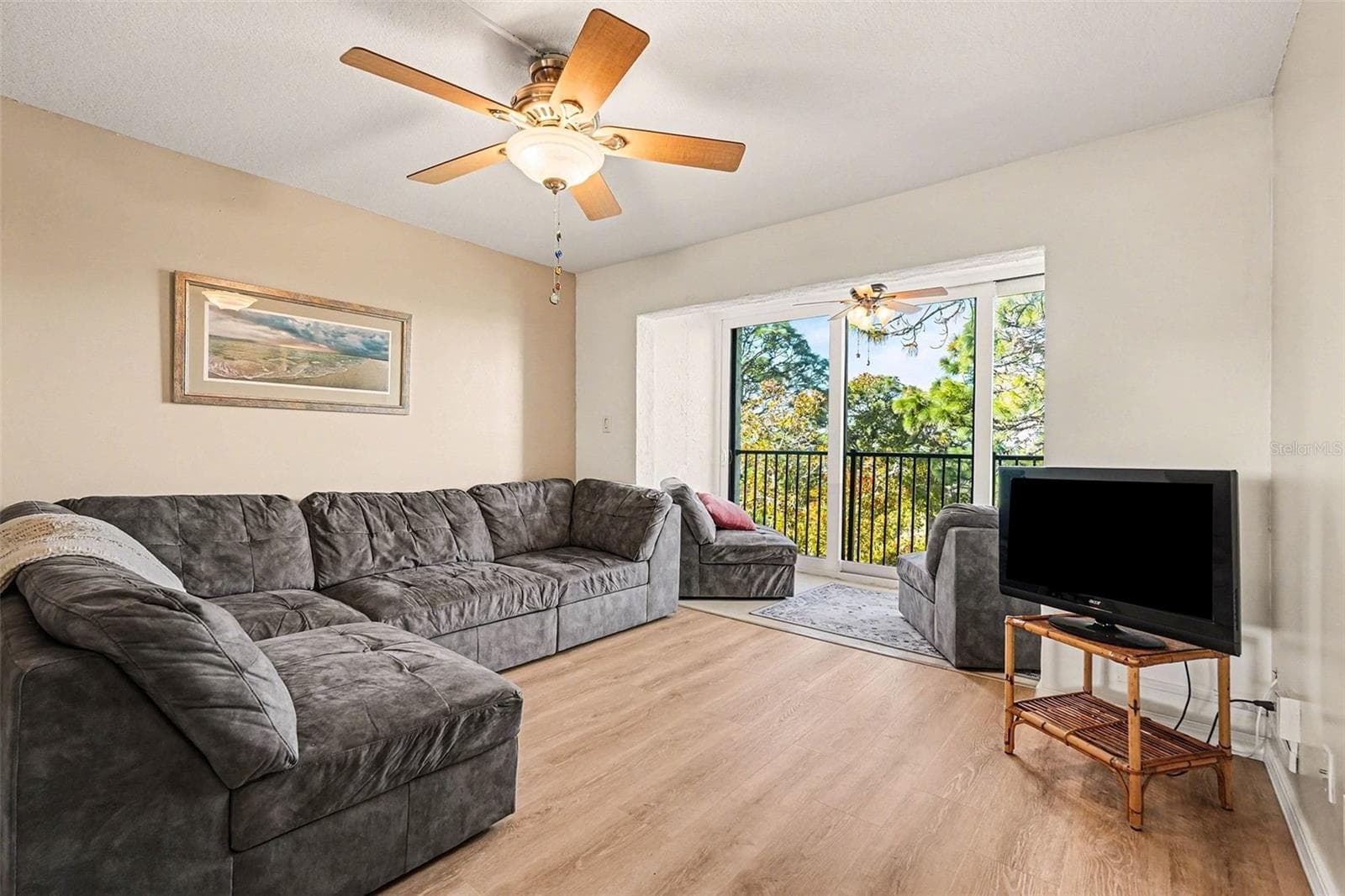 303 Tarpon Pt photo 4