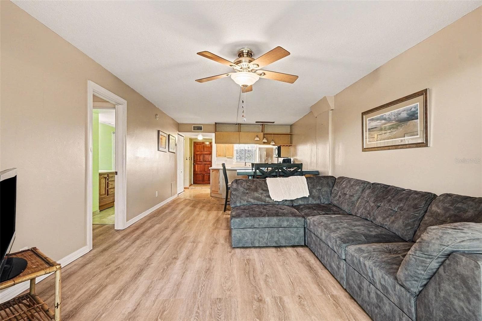 303 Tarpon Pt photo 5