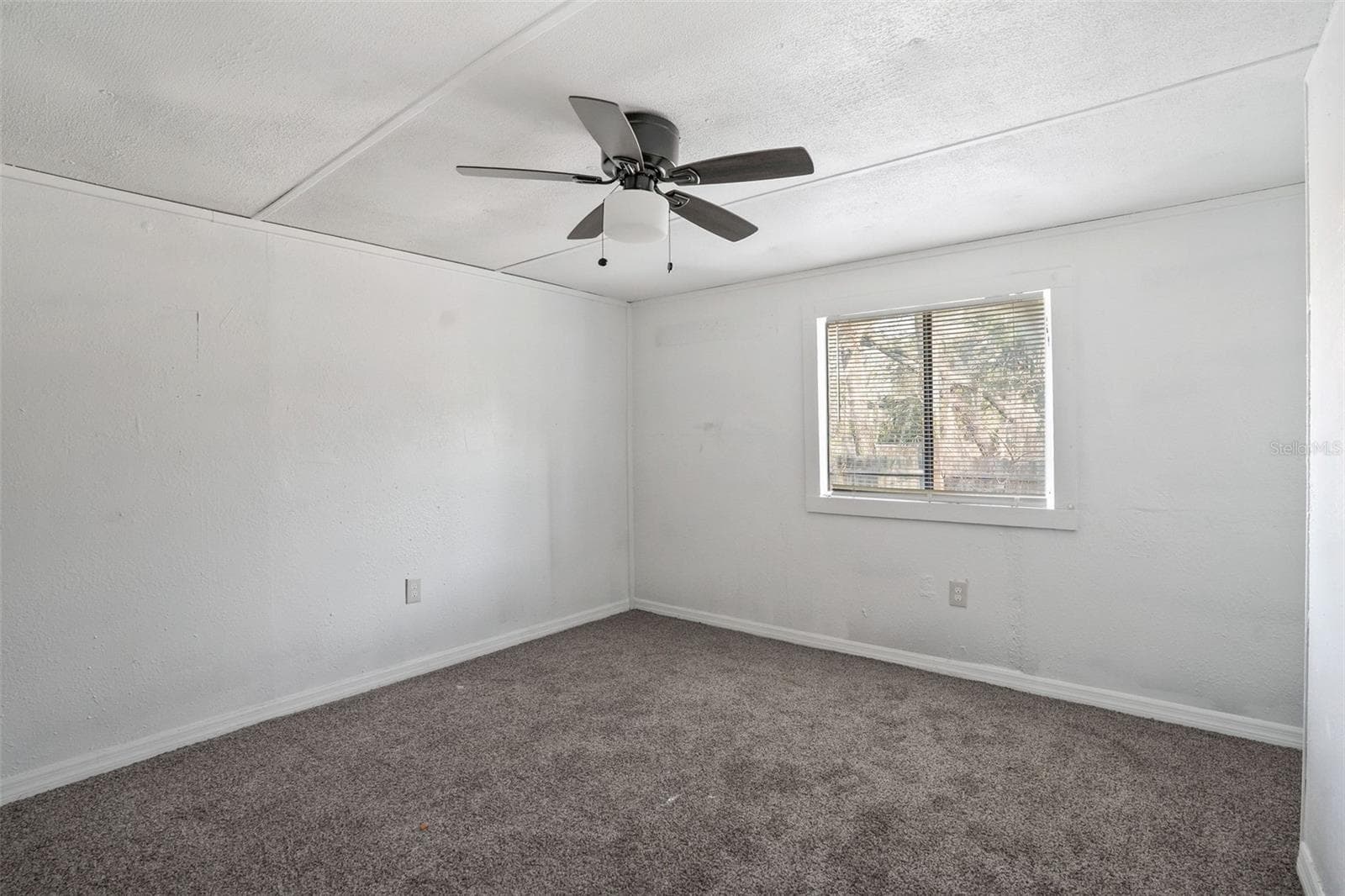 10205 Burton St photo 4