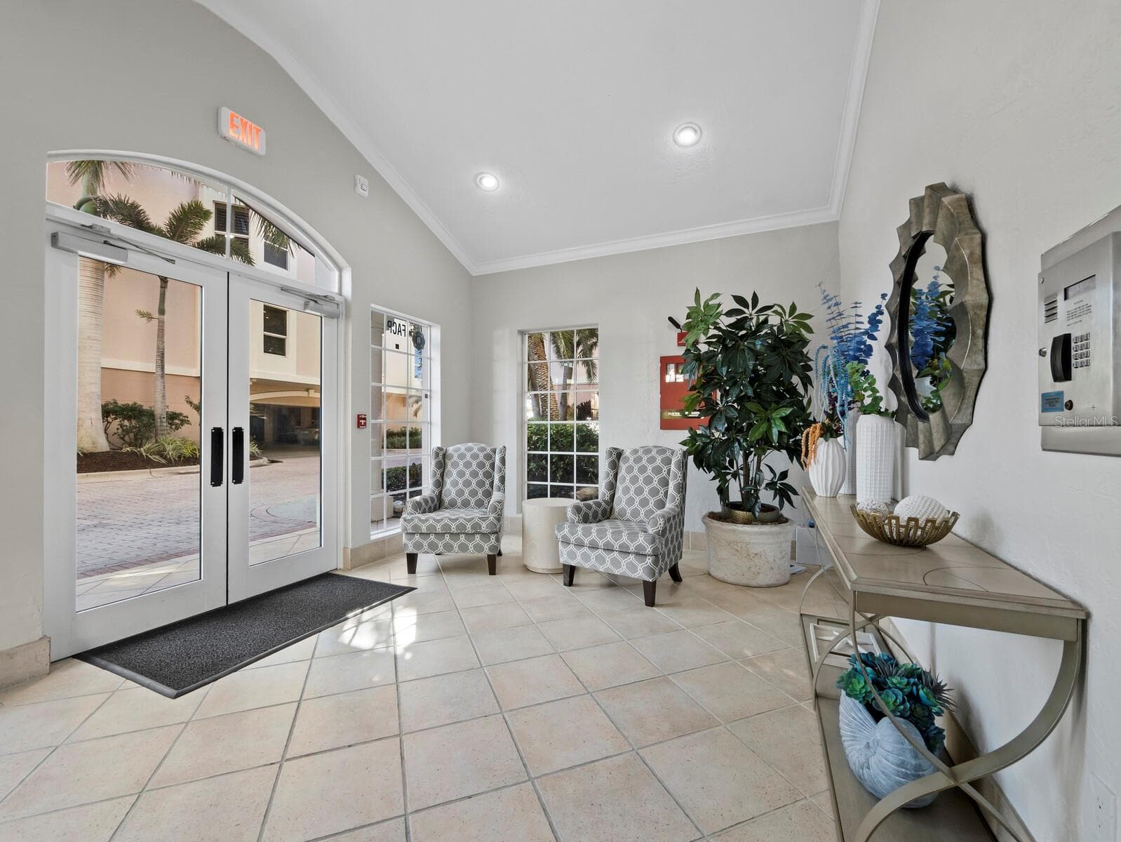 5430 Eagles Point Cir #105 photo 3