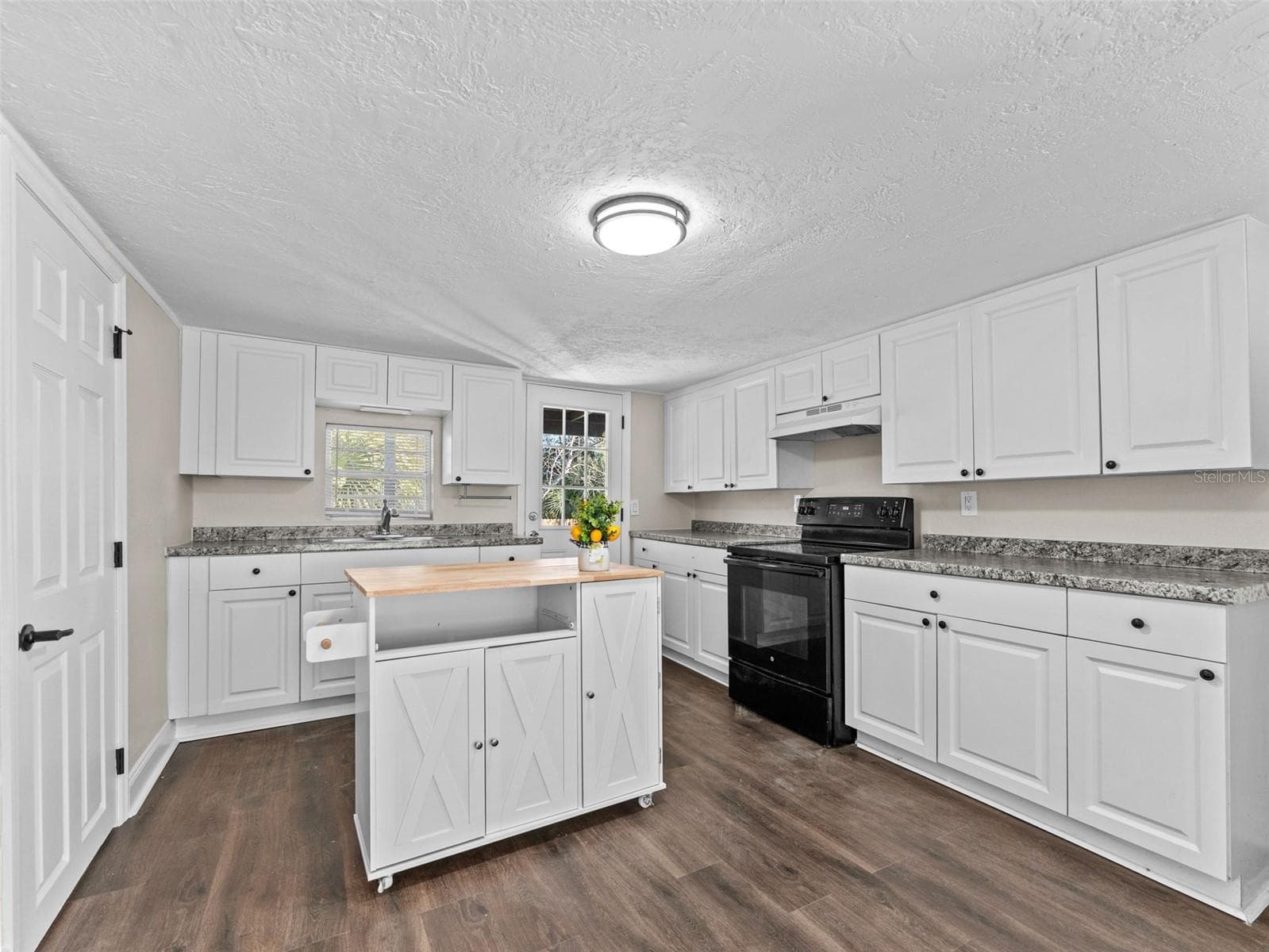 3622 E Mohawk Ave photo 5