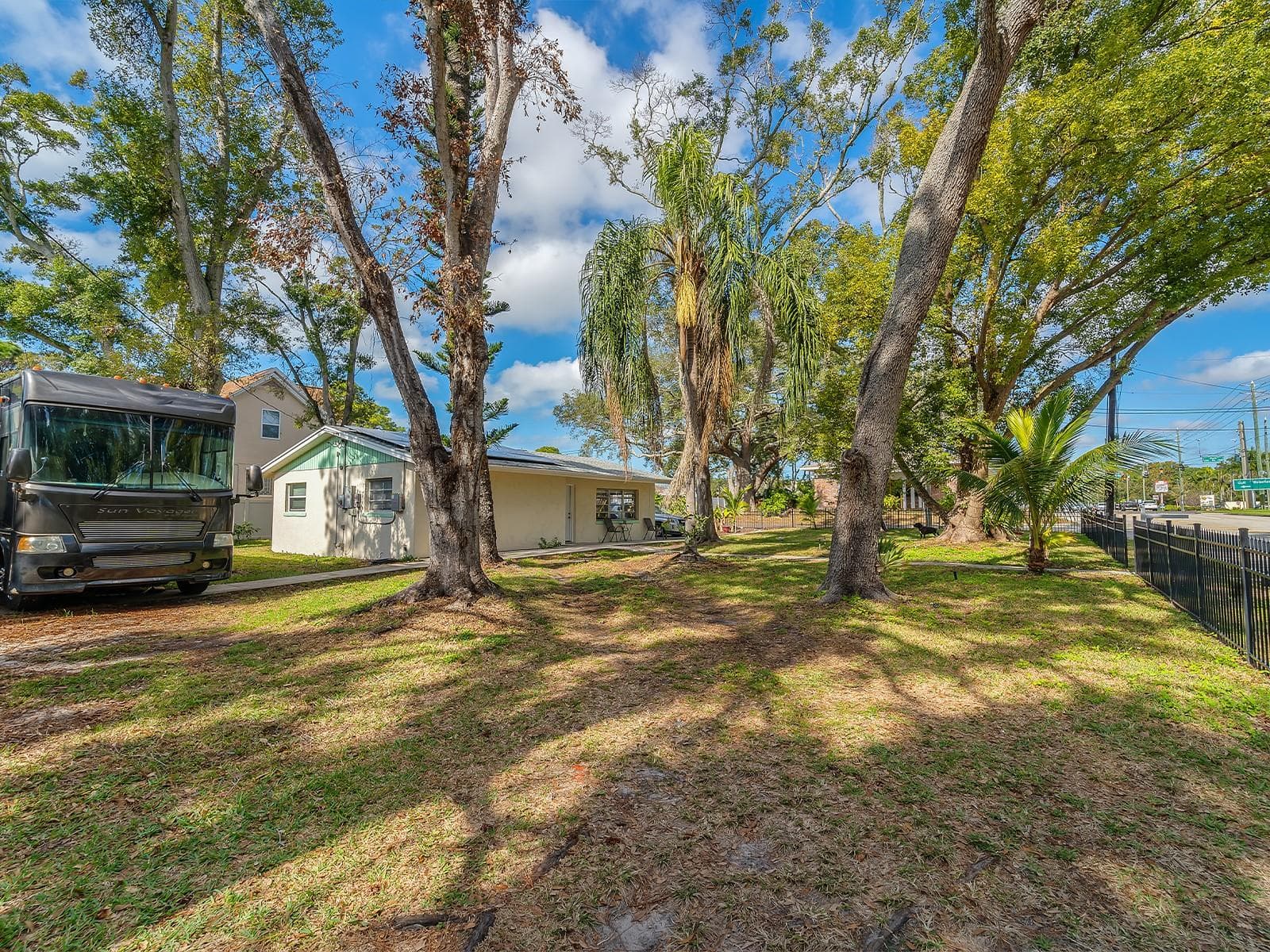 7684 Oakhurst Rd photo 4