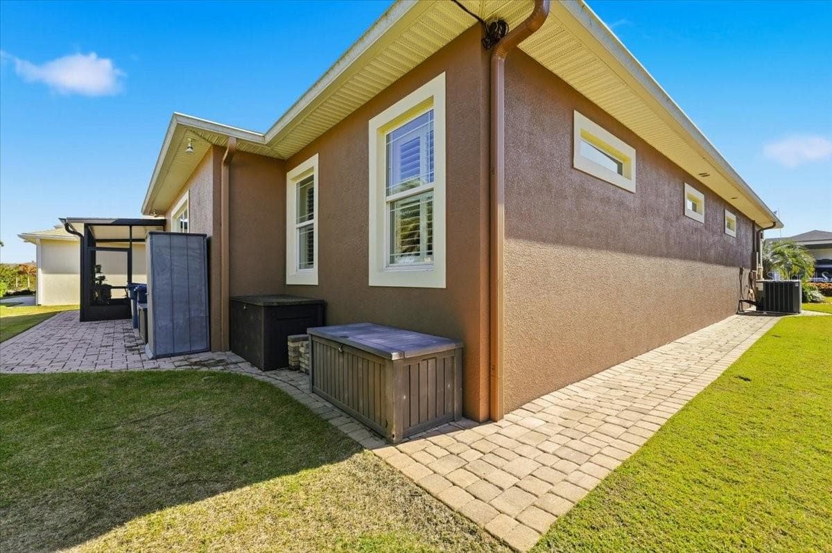 719 Teaberry Trl photo 4
