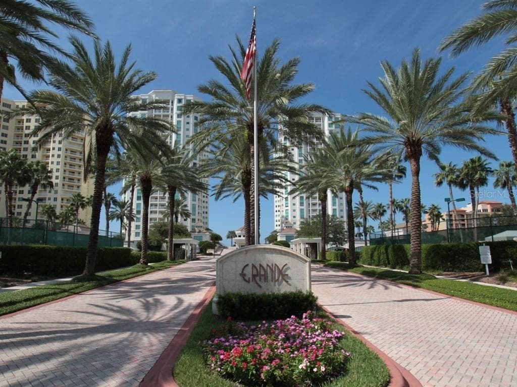 1180 Gulf Blvd #202