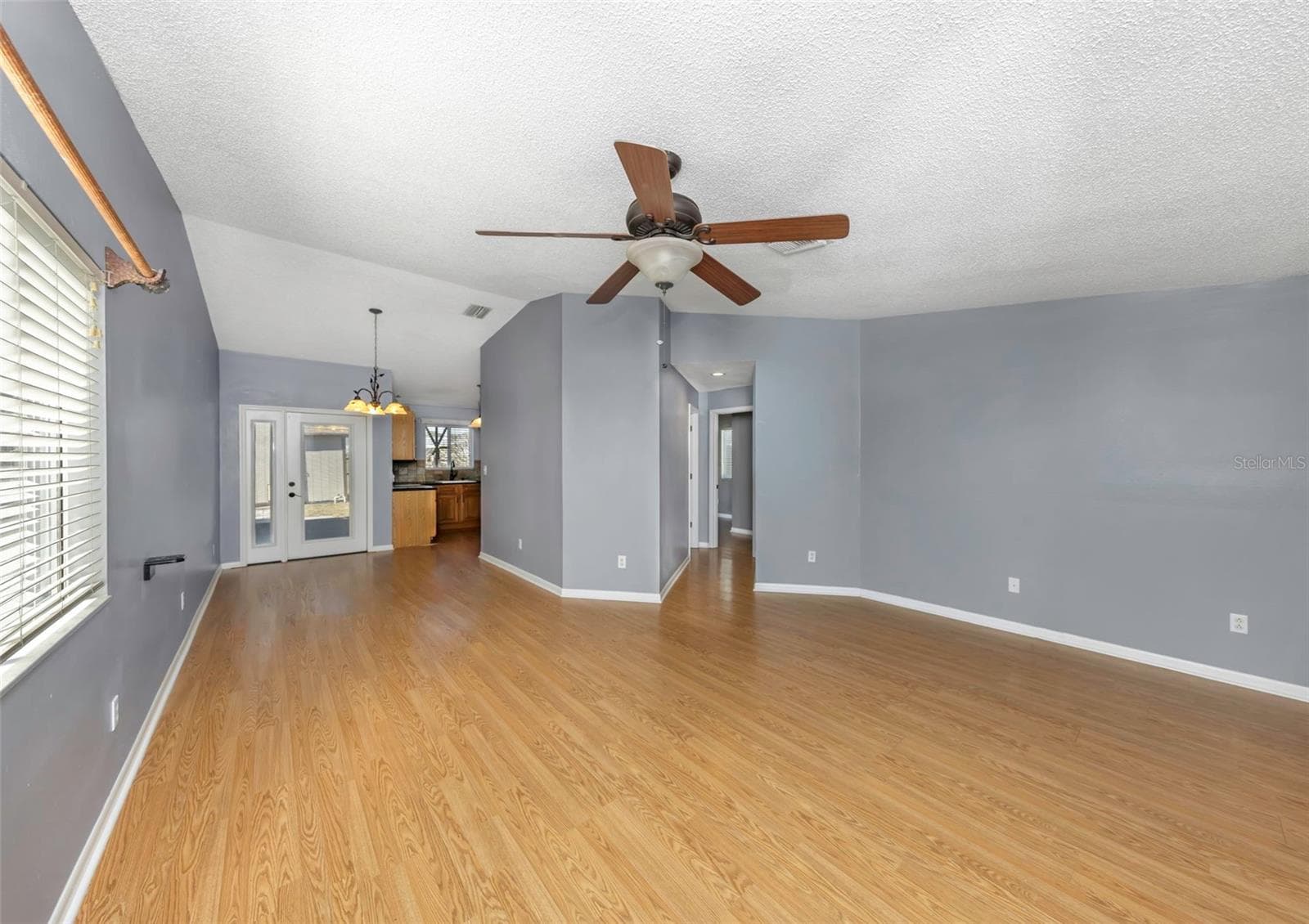 747 Brook St photo 5