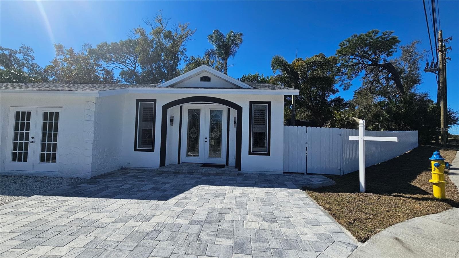 1092 N Florida Ave photo 4