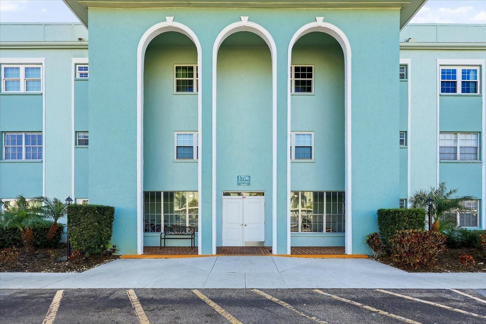 1706 Belleair Forest Dr #128