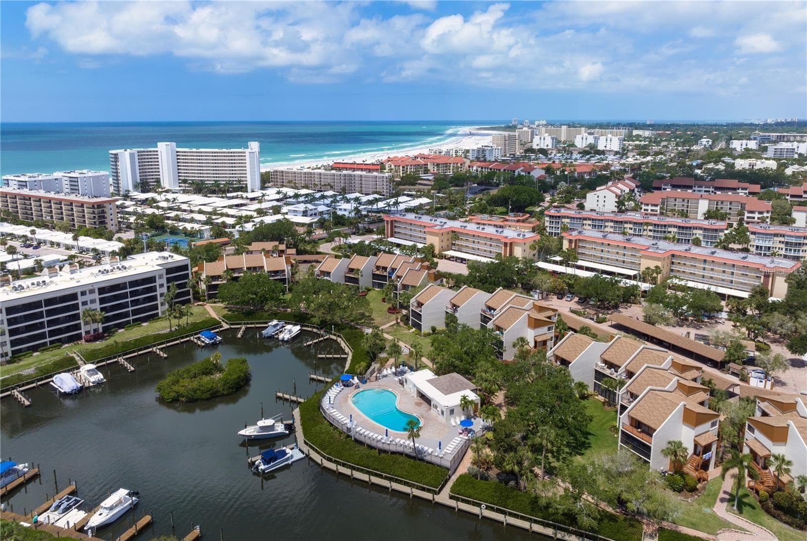 1400 Cove II Pl #631 photo 3