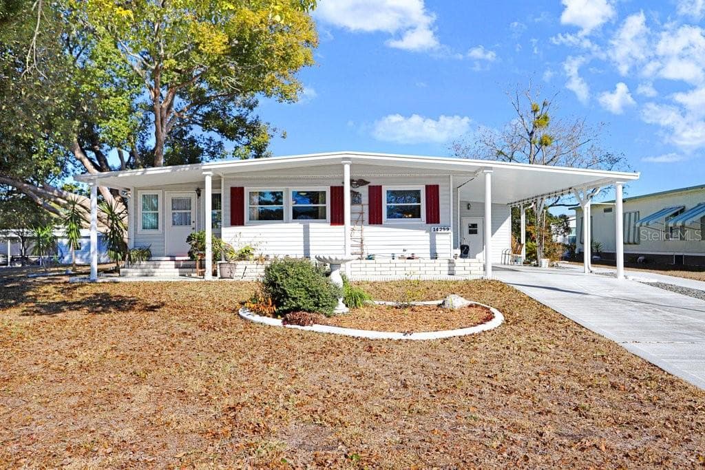14299 Nectarine St photo 4