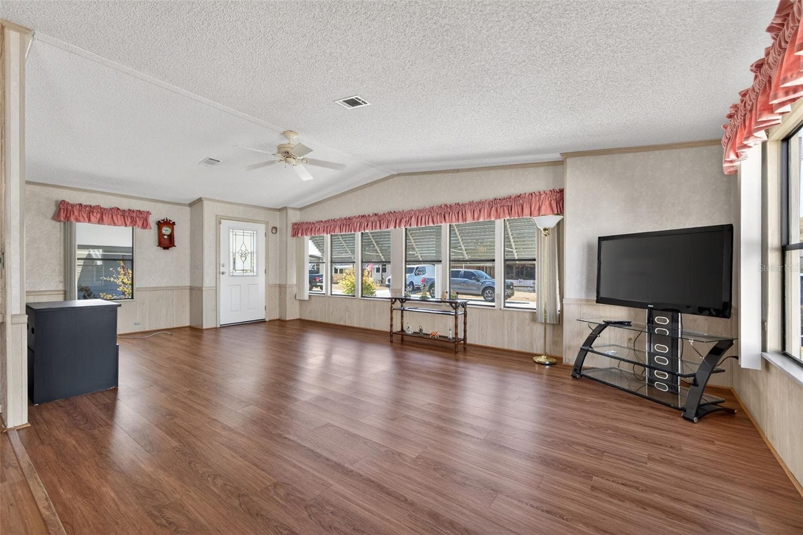 3836 William Hume Dr photo 5