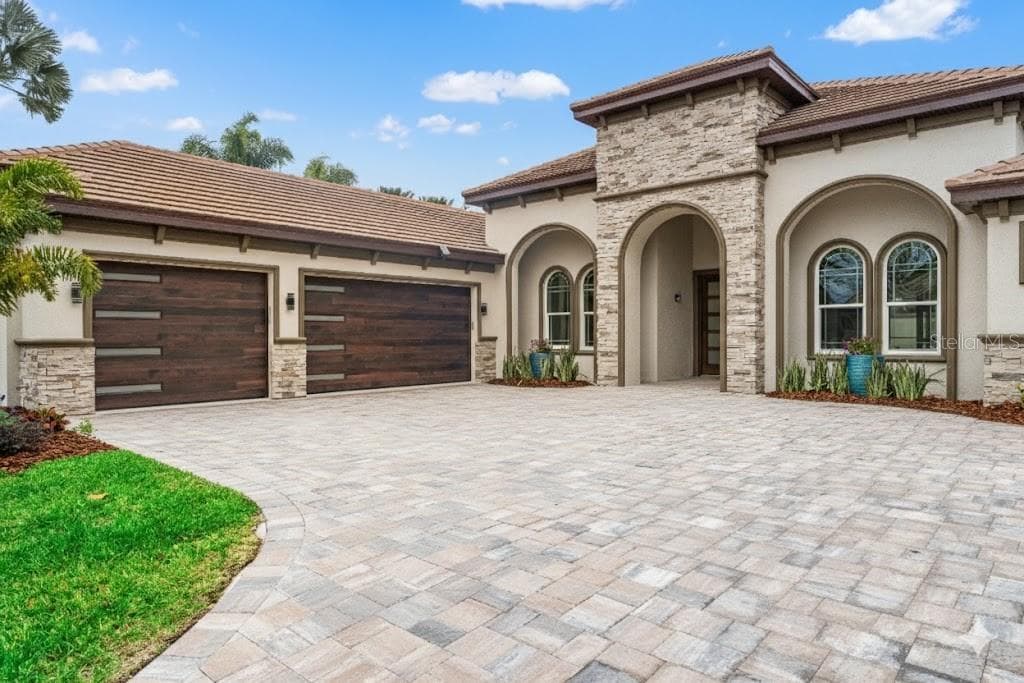 10700 Pontofino Cir photo 3