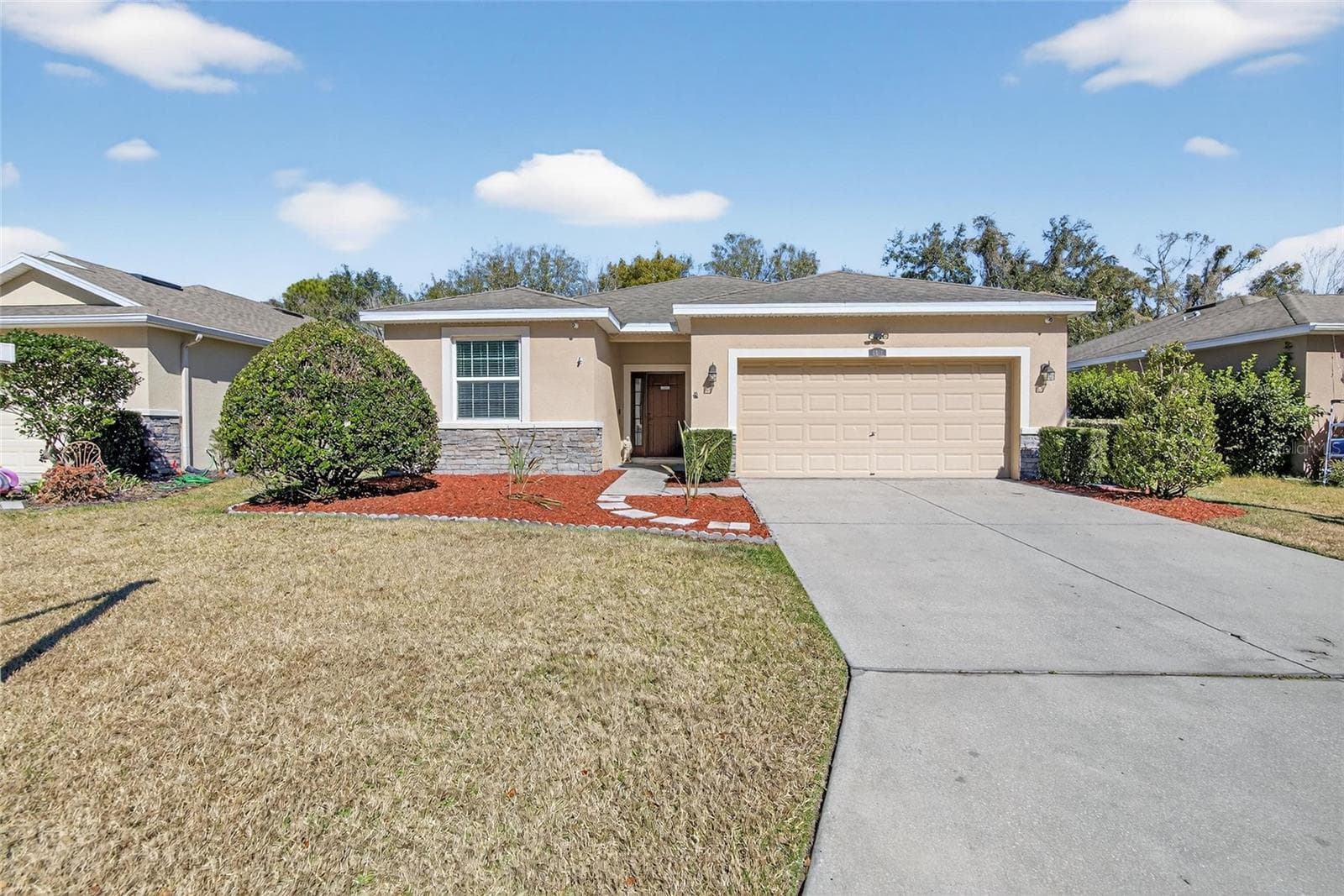 2819 Holly Bluff CT photo 3